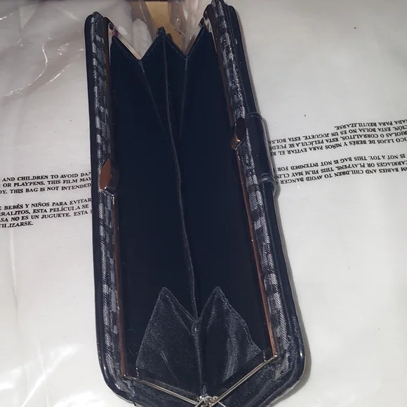 Women’s Mundi Wallet - Picture 5 of 5